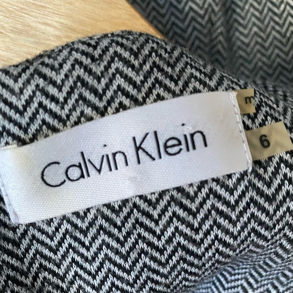 EUC CALVIN KELIN Sleeveless Belted Sheath Dress w/Pockets Size Small - Picture 3 of 7